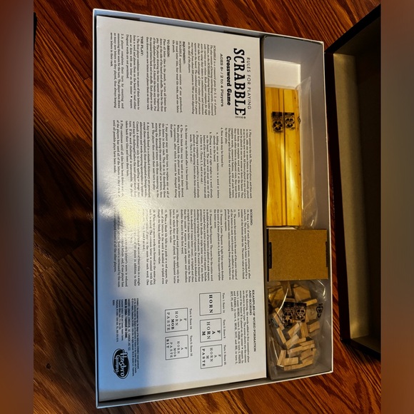 Scrabble - Picture 5 of 6